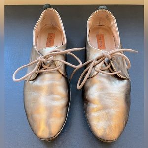 Miz Mooz Miley Metallic Bronze Leather Lace-up Flats / Sneakers - Size 8.5
